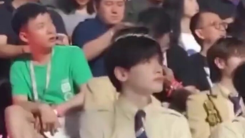 当翟潇闻听到硬糖少女303团名的反应，人间真实翟潇闻！