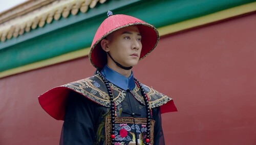 该说这皇上啥好呢，居然把惦记自己妃子的男人召进宫了？