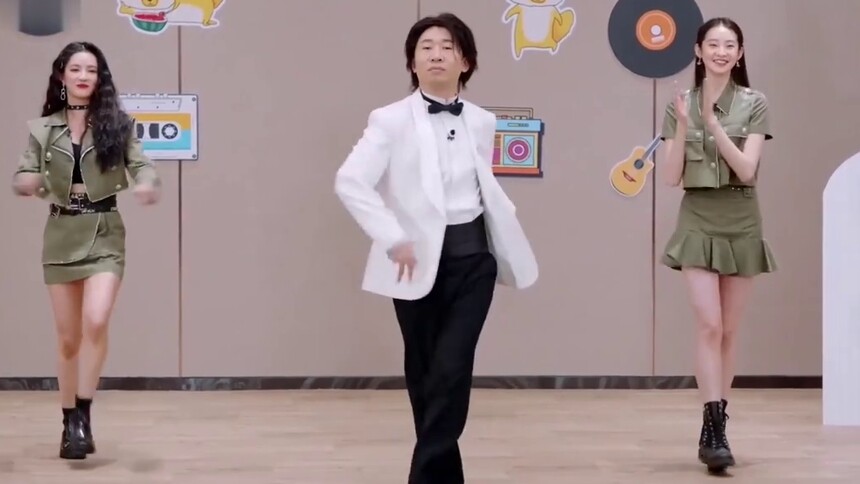 杨迪、刘些宁、张艺凡合跳《看我七十二变》！在线斗舞！