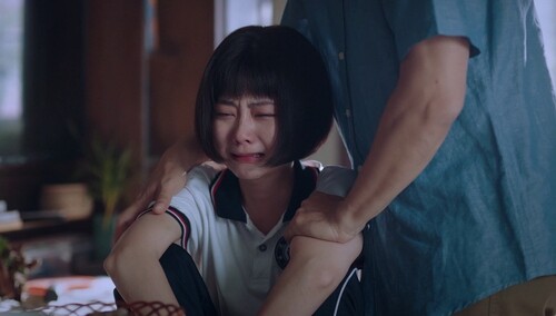 《以家人之名》第11集看点：兄妹三人分别！尖尖暴风哭泣