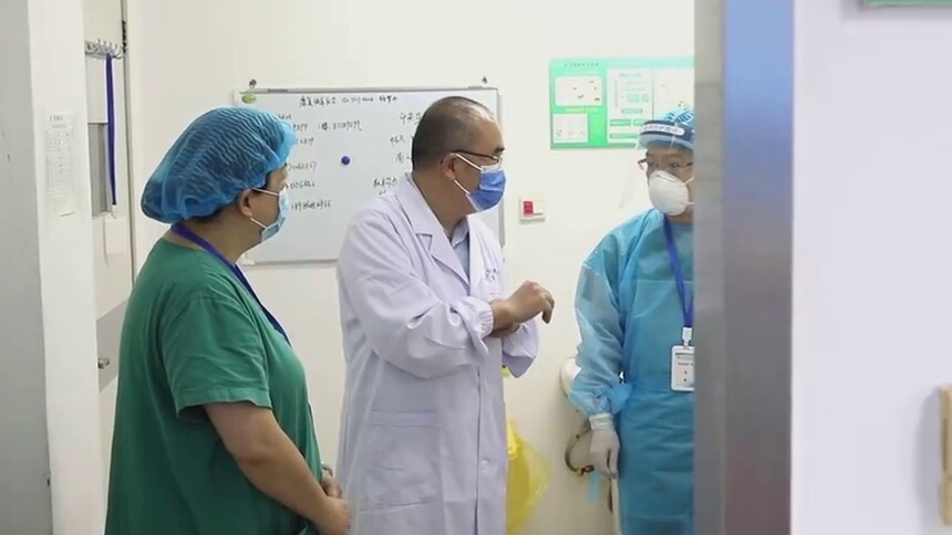 “人民英雄”张定宇：冲锋在前 扎根医疗一线