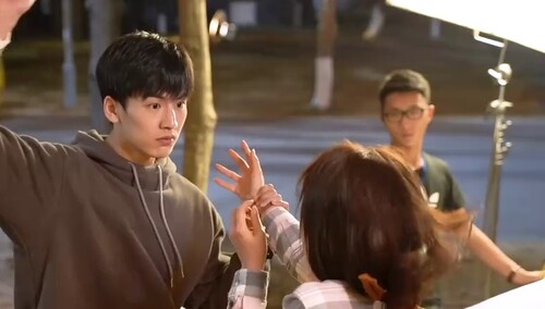 《心动的瞬间》花絮：皮卡丘十万伏特超萌！张凌赫掀翻凌美仕”头盖骨“？