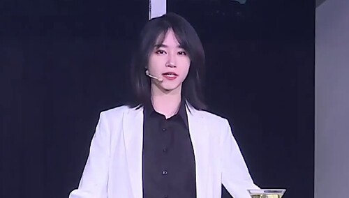 SNH48张语格生日公演：蒋芸 袁雨桢 刘丽千《Somewhere》