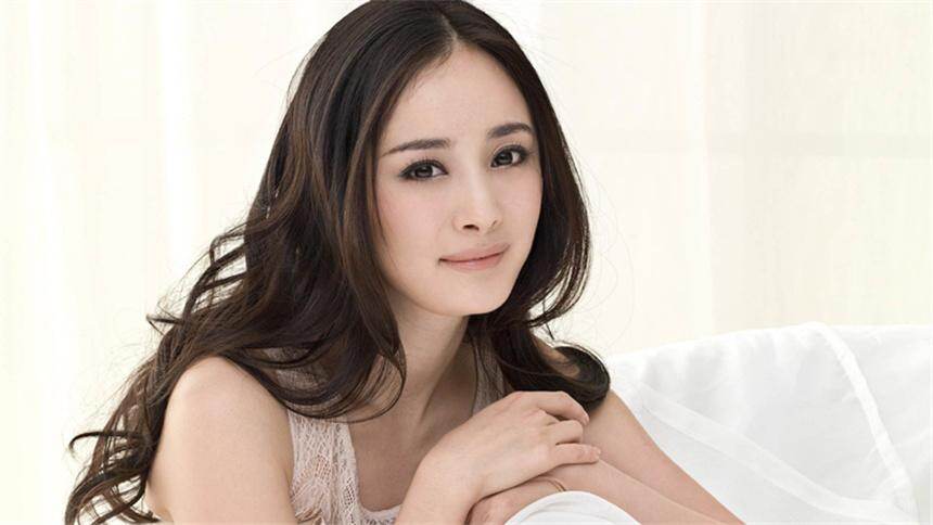 关系暖和？杨幂霍思燕时隔多年同台表演