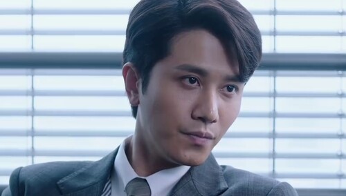封潇声要求小武对财务总监使用“美男计”