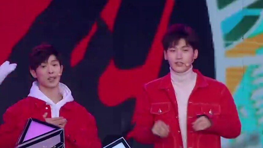 帅到挪不开眼 董力邢昭林马伯骞歌舞《新年旺旺旺》