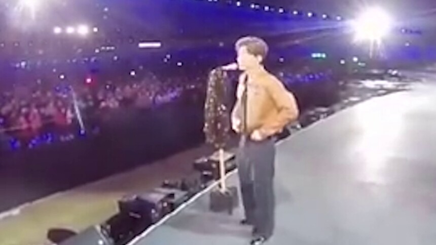 快乐源泉！李易峰扔裤子扔了个寂寞