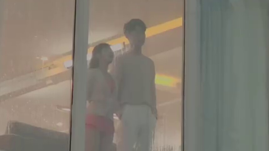 余思娅李博文窗边看雨 吐露心声觉得自己不会被喜欢