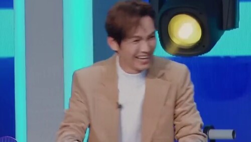 钟汉良两秒猜出《你把我灌醉》 钟汉良兴奋跳起庆祝