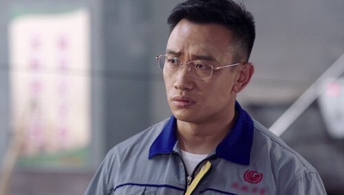 《我和我的三个姐姐》第38集看点：龙凤酒厂濒临倒闭，赵金志引咎辞职