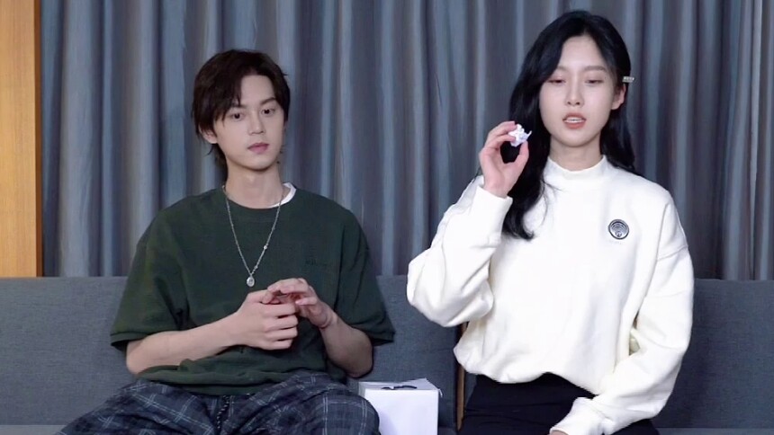 谢彬彬王子璇投壶挑战小视频