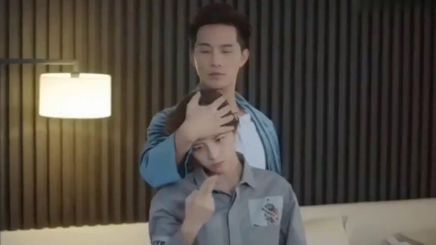 试问，谁会不喜欢这么一个呆萌可爱的《外星女生柴小七》呢？ 徐志贤万鹏用爆棚的cp感告诉你！