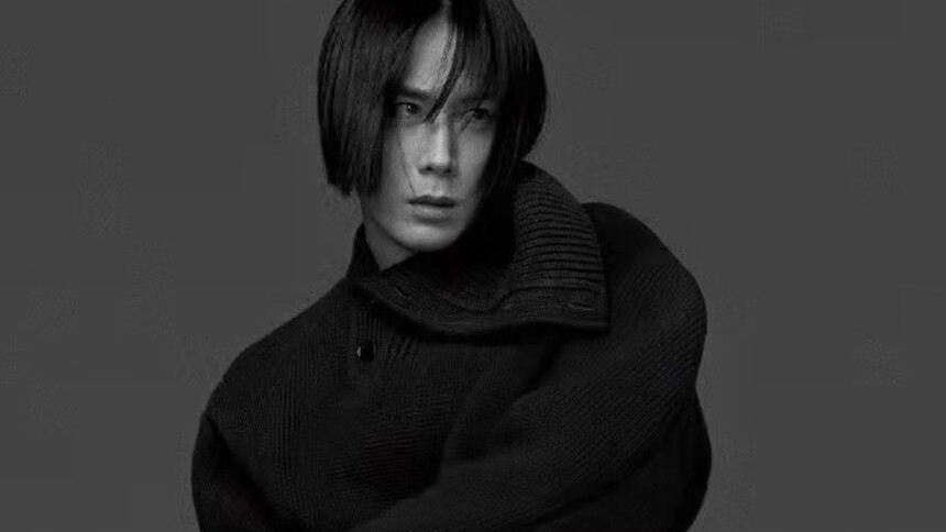 解锁新造型！李承铉斯内普黑风衣造型魅力尽显