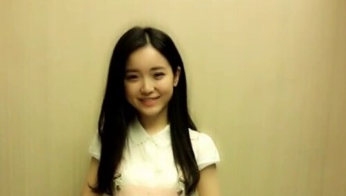 一封小清新女孩的邀请函 金雯昕魅力发声：我们在成都不见不散
