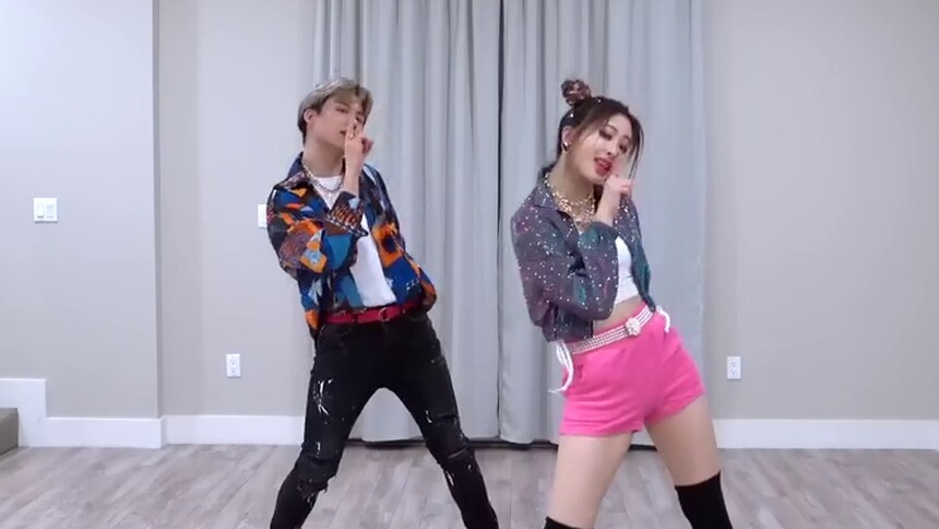 Ellen&Brian《Bicycle》5套换装情侣翻跳