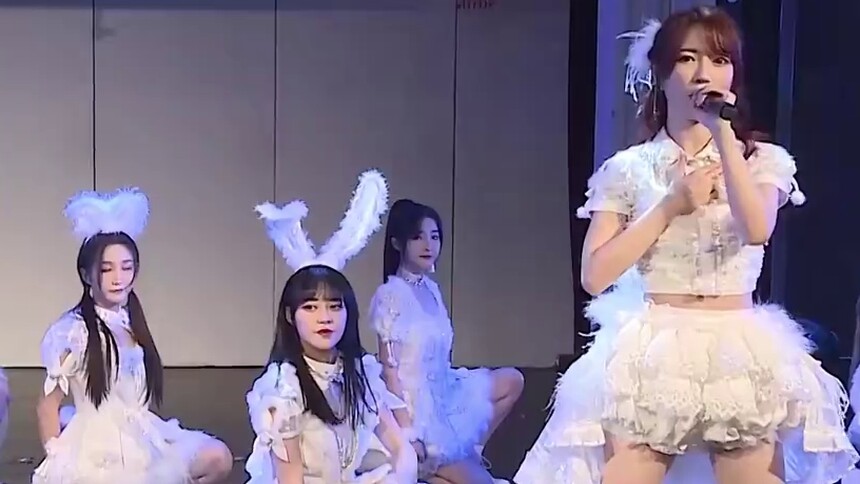 SNH48新春特别公演：Team NII《第一只兔子》