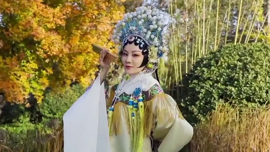 华语女歌手陈宝欣庆生 新歌《陈氏人》首推MV