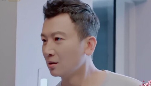 小乖减肥计划进行时！侯佩岑花式套路黄柏俊爬楼梯