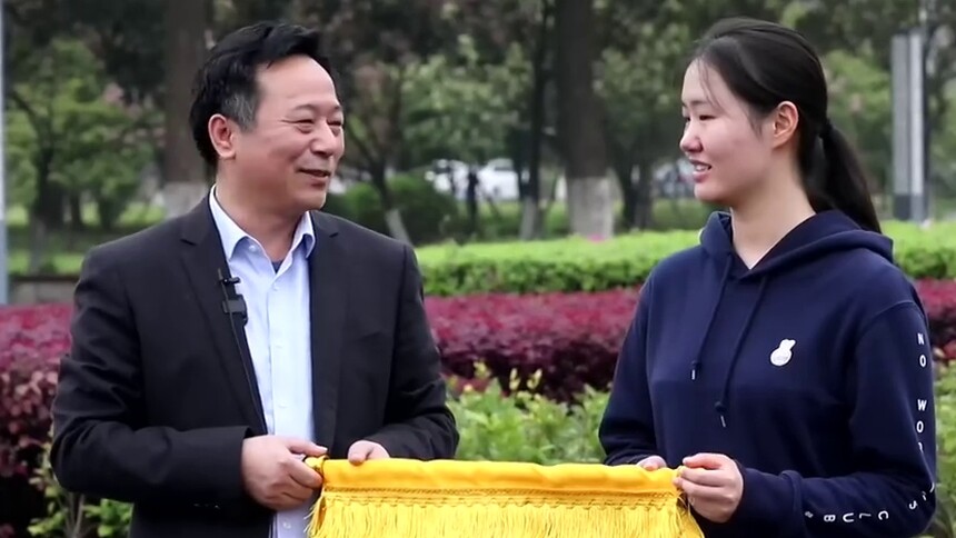再续方舱情：你治愈我生命 我追随你步伐