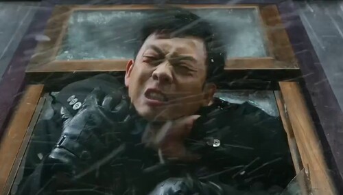 《悬崖之上》片段 张译刘浩存联手反杀特务