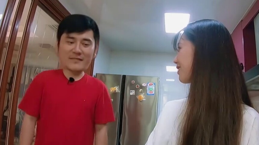 枫哥可以啊！钱枫大秀厨艺帮助思伊干活