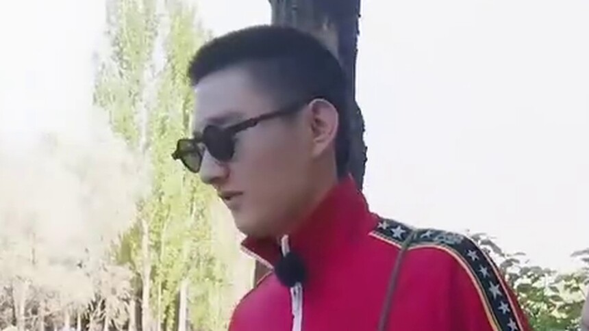 于小彤新学摄影拍女友，花式夸陈小纭