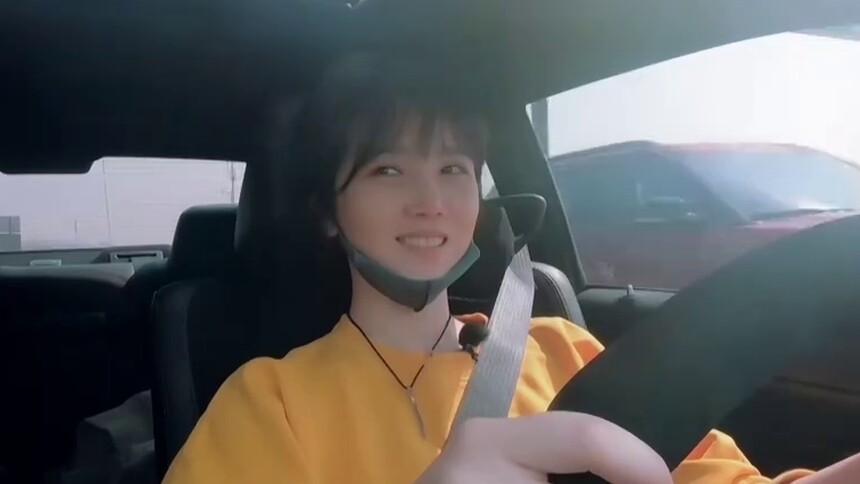 于小彤的女友天下第一可爱！陈小纭卖萌把男友迷成痴汉脸