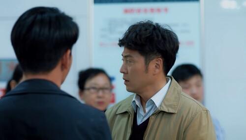 冯进宝在医院和老赵家的人里应外合