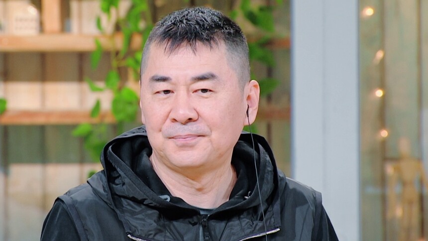 就爱听蒋勤勤聊天，陈建斌吵架后躲在书房哭
