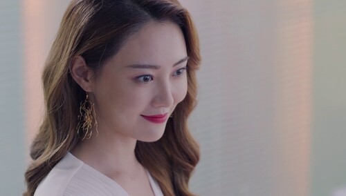 《不能恋爱的秘密》第9集看点：情敌登场！罗曼妮与苏伊暗中较劲