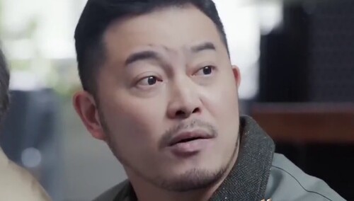 《对你的爱很美》第12集看点：柯雷家人想联系王小咪 夺女大战一触即发？