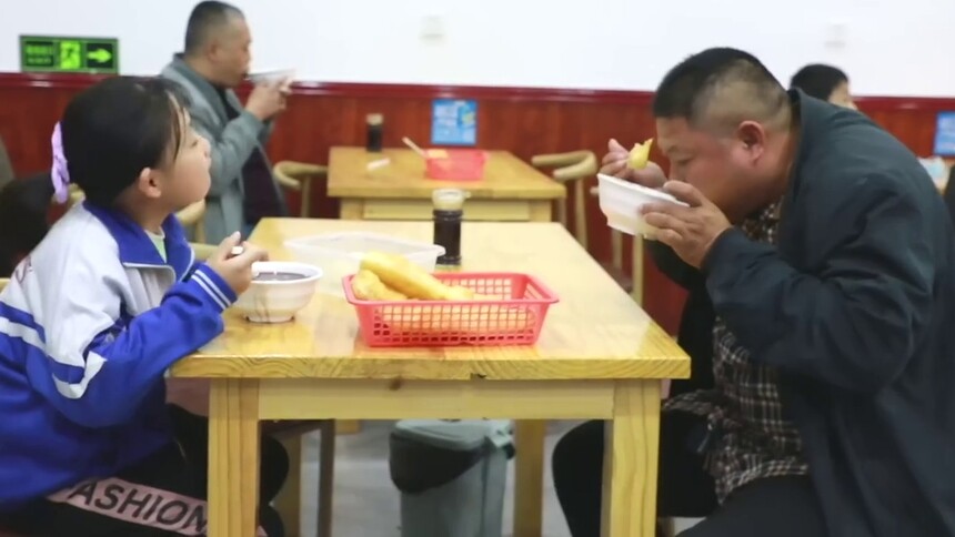 小康中国 千城早餐丨东明人的心头好--胡辣汤