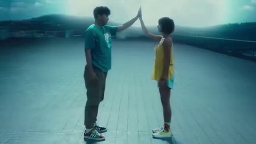 老狗与小黄天台热舞