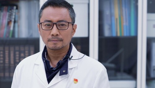 《中国医生》今日献映 张定宇张文宏点赞影片专业度