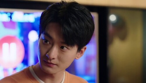 男友力爆棚！宋子琪为孔莎迪解围