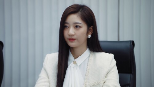 《站住！花小姐》第19集看点：芙洛拉遭遇危机 花明月花明晨兄妹连心