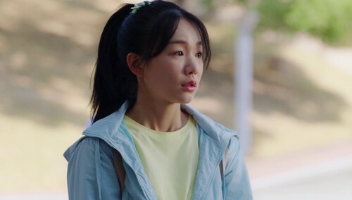 《暗格里的秘密》第15集看点：周斯越牵手别的女生？丁羡该何去何从