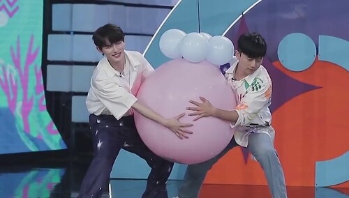 张杰建议大本营现场改名  “张丁杰踩”组合强势成立