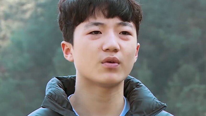 感受到了被妹妹支配的恐惧，鲍嘉诚累到早睡了