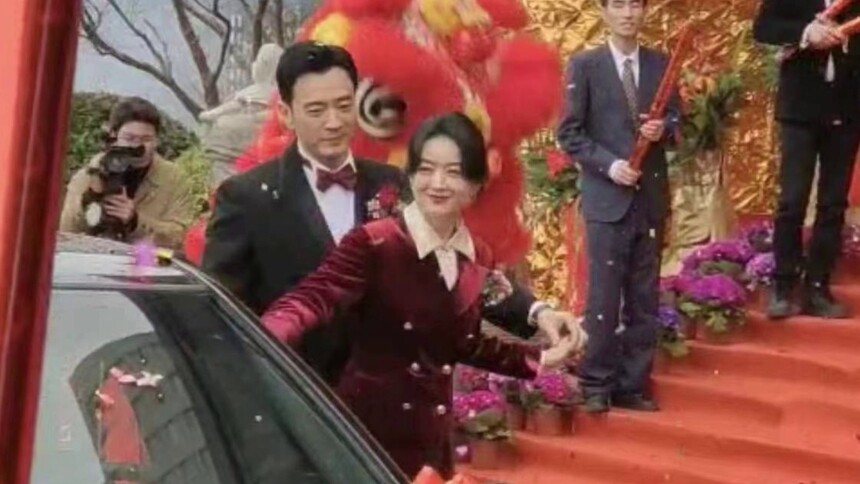 年代感满满！赵丽颖李光洁《野蛮生长》婚礼路透图曝光