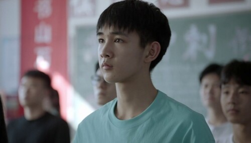 四中高考前，学生们为李晓旭念信