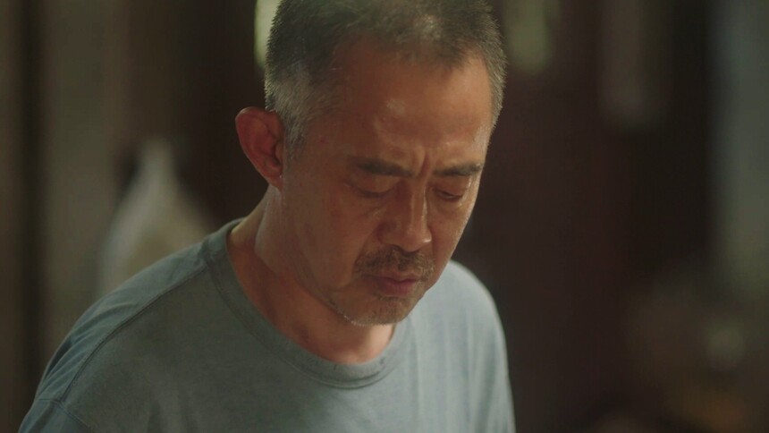 《我们这十年》第13集看点：蔡家父女因肠粉店产生争吵