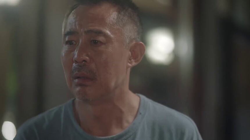 五味和女儿吵架不忘给她做一份肠粉