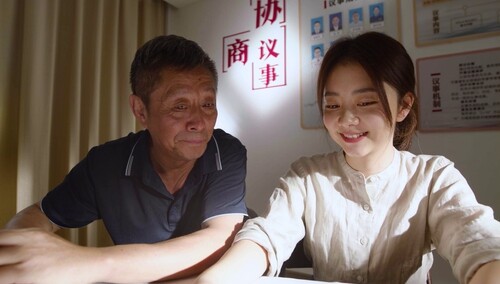 《我们这十年》第18集看点：心遥回村创业，因贷款和爸爸产生分歧