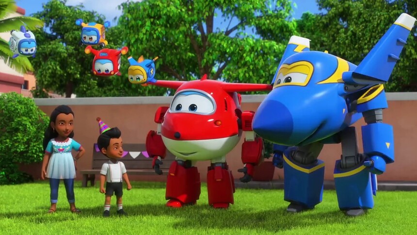 【超级包裹】皮纳塔准时送达！