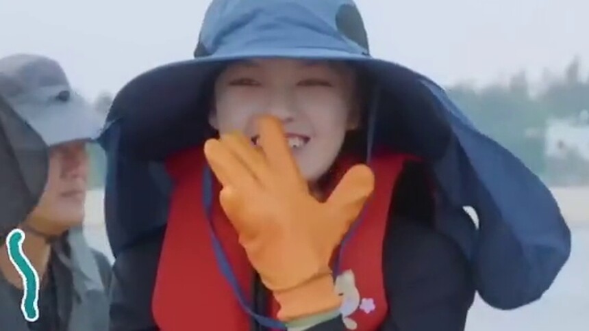 张子枫文淇的反应好真实 妹妹们每一个动作都透露着害怕