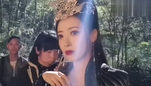 陈紫函好可爱呀！听说是出场戏，赶紧拿起镜子重新看妆造，出场戏就是要更美点哦！