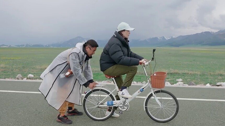 佟晨洁学骑车状况多 杨迪话多遭屏蔽