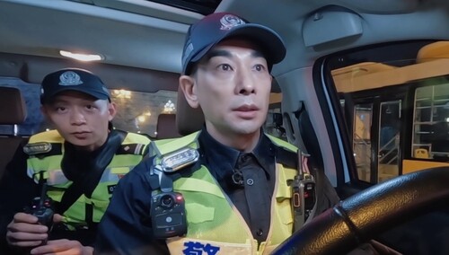 有一点点想“逃离”！赵文卓遇到堵车竟忘记自己的交警身份