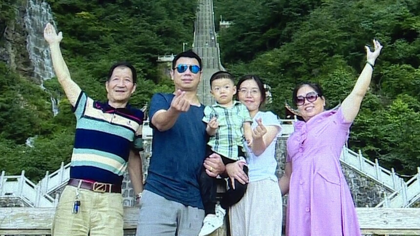 “你陪我小 我陪你老” 湘鄂一家亲享天伦：武汉创业蒸蒸日上 惦念父母搬回长沙